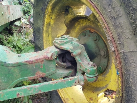 John Deere 2040, 2140, 3040, 3140 Front Axle Complete Zf Apl1552, 4468060014 - Front axle for Farm tractor: picture 3 John Deere 2040, 2140, 3040, 3140 Front Axle Complete Zf Apl1552, 4468060014 - Front axle for Farm tractor: picture 3