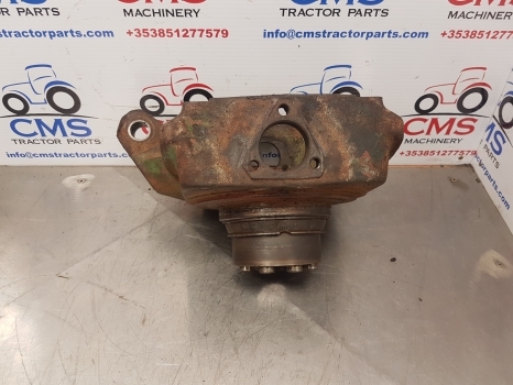 John Deere 2140 Front Axle Swivel Housing 4472453142, L41927 - Front axle for Farm tractor: picture 2 John Deere 2140 Front Axle Swivel Housing 4472453142, L41927 - Front axle for Farm tractor: picture 2