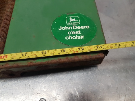 John Deere 3030, 3130, 3135, 2840 Side Grille, Grill Panel Lh Al30545, Ar72859 - Grill: picture 4 John Deere 3030, 3130, 3135, 2840 Side Grille, Grill Panel Lh Al30545, Ar72859 - Grill: picture 4