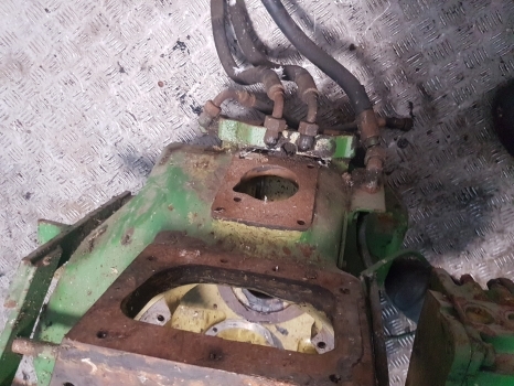 Clutch and parts for Farm tractor John Deere 3040, 2040, 2140, 1840, 1640 Clutch Housing L33179, Al28740, L39493: picture 8
