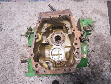 Clutch and parts for Farm tractor John Deere 3040, 2040, 2140, 1840, 1640 Clutch Housing L33179, Al28740, L39493: picture 6