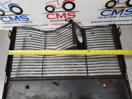 John Deere 3150, 3050, 3350, 2955, 3255, Engine Side Grille Rh L63527 - Grill: picture 4 John Deere 3150, 3050, 3350, 2955, 3255, Engine Side Grille Rh L63527 - Grill: picture 4