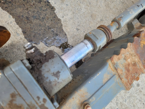 Kramer Kt407 Claas Scorpion 7035 Front Axle Steering Cylinder 26.25, 434273, 432968 - Steering: picture 4 Kramer Kt407 Claas Scorpion 7035 Front Axle Steering Cylinder 26.25, 434273, 432968 - Steering: picture 4