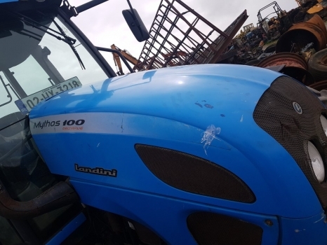 Landini Mythos 90, Mythos 100, Mythos 105 Hood Bonnet 3652905m92, 3652905m94 - Hood for Farm tractor: picture 2 Landini Mythos 90, Mythos 100, Mythos 105 Hood Bonnet 3652905m92, 3652905m94 - Hood for Farm tractor: picture 2