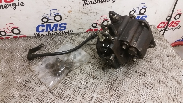 Massey Ferguson 4255, 4255 Hydraulic Filter Cover 3808025m93 - Hydraulic filter for Farm tractor: picture 3 Massey Ferguson 4255, 4255 Hydraulic Filter Cover 3808025m93 - Hydraulic filter for Farm tractor: picture 3