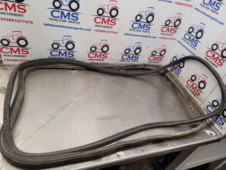 Body and exterior Massey Ferguson 4355, 4245, 4255 Cab Roof Hatch Seal Kit 3821741m1, 3901554m1: picture 7
