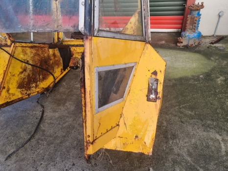 Massey Ferguson 50b, 50 Series, Cab Frame With Doors And Glasses 50b, 50amd - Cab: picture 5 Massey Ferguson 50b, 50 Series, Cab Frame With Doors And Glasses 50b, 50amd - Cab: picture 5