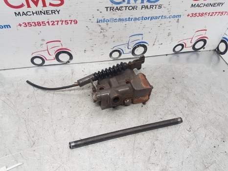 Massey Ferguson 690, 698, 699 Lift Cover Hydraulic Selector Valve - Hydraulic valve for Farm tractor: picture 4 Massey Ferguson 690, 698, 699 Lift Cover Hydraulic Selector Valve - Hydraulic valve for Farm tractor: picture 4