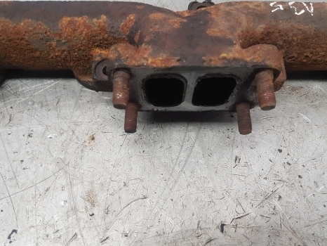 New Holland Case Tm, Mxm Series 120, 130, 140, 155 Exhaust Manifold 87802374 - Muffler/ Exhaust system: picture 5 New Holland Case Tm, Mxm Series 120, 130, 140, 155 Exhaust Manifold 87802374 - Muffler/ Exhaust system: picture 5