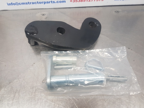 New Holland, Case Tm120, Tm130, Mxm120, Hanger Arm Lhs 82028088 - Frame/ Chassis: picture 4 New Holland, Case Tm120, Tm130, Mxm120, Hanger Arm Lhs 82028088 - Frame/ Chassis: picture 4