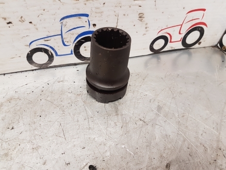 New Holland Fiat Ford 35, Tl, Tla, 35, L, T4 Tl100 Pto Coupling Sleeve 5176745 - Transmission for Farm tractor: picture 2 New Holland Fiat Ford 35, Tl, Tla, 35, L, T4 Tl100 Pto Coupling Sleeve 5176745 - Transmission for Farm tractor: picture 2
