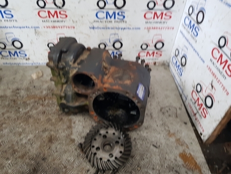 New Holland Lm435a Front Axle Housing Bevel Gear 85825672; 85826431; 85826706; - Front axle for Telescopic handler: picture 4 New Holland Lm435a Front Axle Housing Bevel Gear 85825672; 85826431; 85826706; - Front axle for Telescopic handler: picture 4