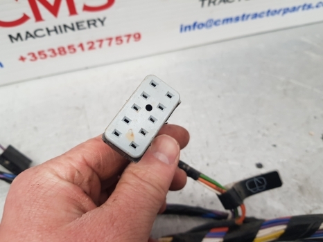 Cables/ Wire harness for Farm tractor New Holland T5.95, T5.105, T5.115 Wiring Loom, Fuse Box 47778916: picture 8