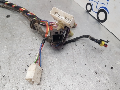 Cables/ Wire harness for Farm tractor New Holland T5.95, T5.105, T5.115 Wiring Loom, Fuse Box 47778916: picture 6