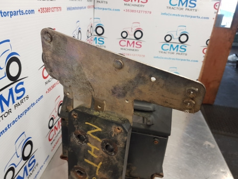 New Holland T5.95, T5, Case Battery Tray, Support 84535790, 84535783, 84536561 - Battery for Agricultural machinery: picture 5 New Holland T5.95, T5, Case Battery Tray, Support 84535790, 84535783, 84536561 - Battery for Agricultural machinery: picture 5