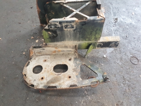 New Holland T7.200, T7.170, T7.185 Battery Box 84402058, 84402062 - Battery for Farm tractor: picture 2 New Holland T7.200, T7.170, T7.185 Battery Box 84402058, 84402062 - Battery for Farm tractor: picture 2