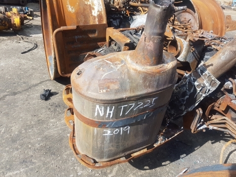 New Holland T7.225, T7.210 Exhaust Muffler 48145792 - Muffler for Farm tractor: picture 1 New Holland T7.225, T7.210 Exhaust Muffler 48145792 - Muffler for Farm tractor: picture 1