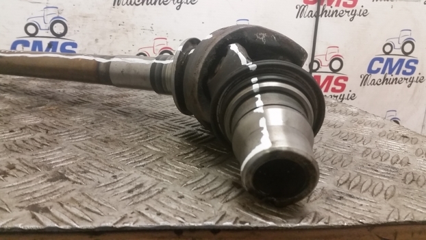Same, Lamborghini, Deutz Agrotron 150 Front Axle Drive Shaft Right 04415115.4 - Drive shaft for Farm tractor: picture 4 Same, Lamborghini, Deutz Agrotron 150 Front Axle Drive Shaft Right 04415115.4 - Drive shaft for Farm tractor: picture 4
