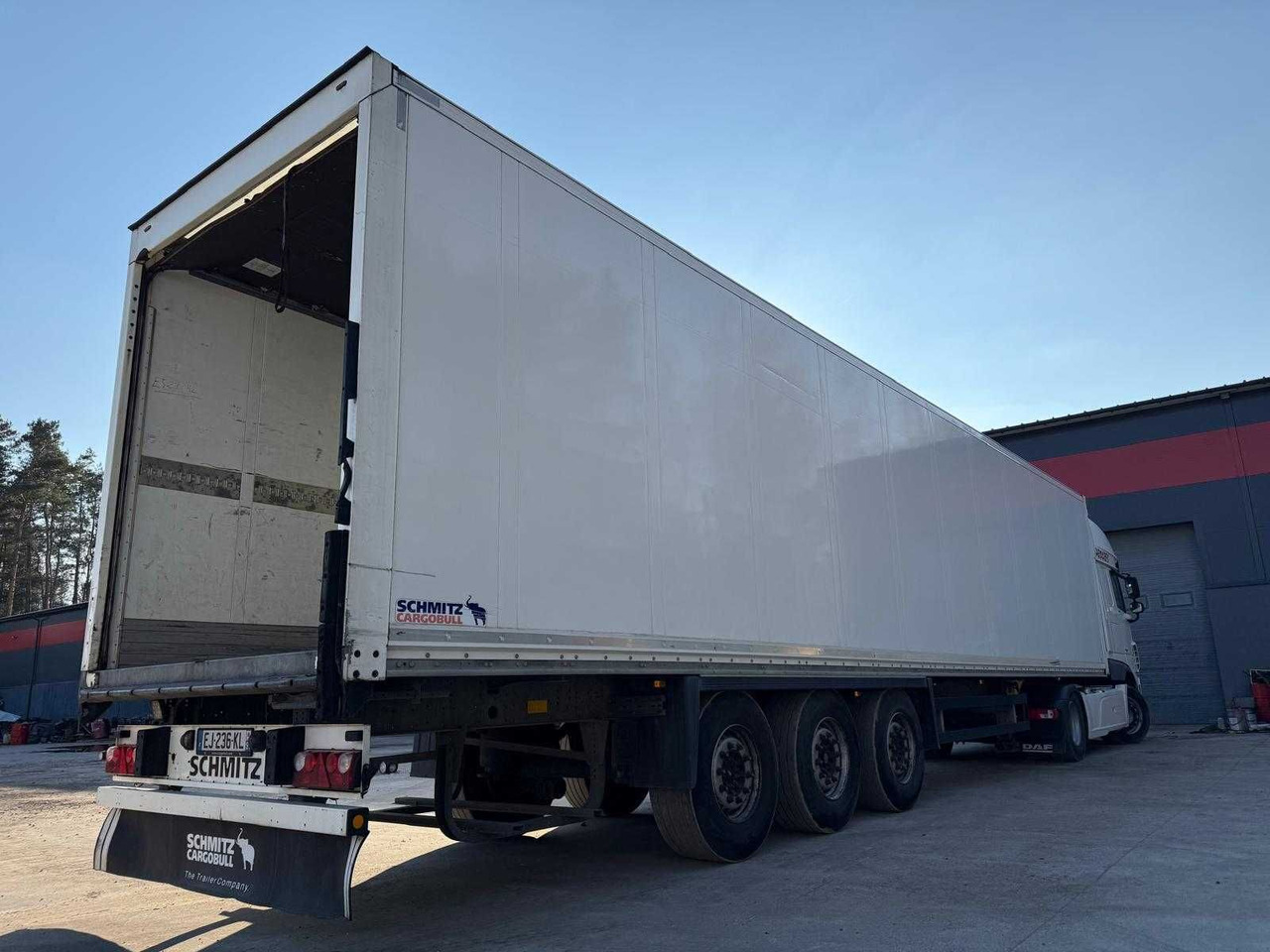 Schmitz Izoterma Kontener Box, 2017r, roleta , 481083 km , z Francji - Isothermal semi-trailer: picture 3 Schmitz Izoterma Kontener Box, 2017r, roleta , 481083 km , z Francji - Isothermal semi-trailer: picture 3