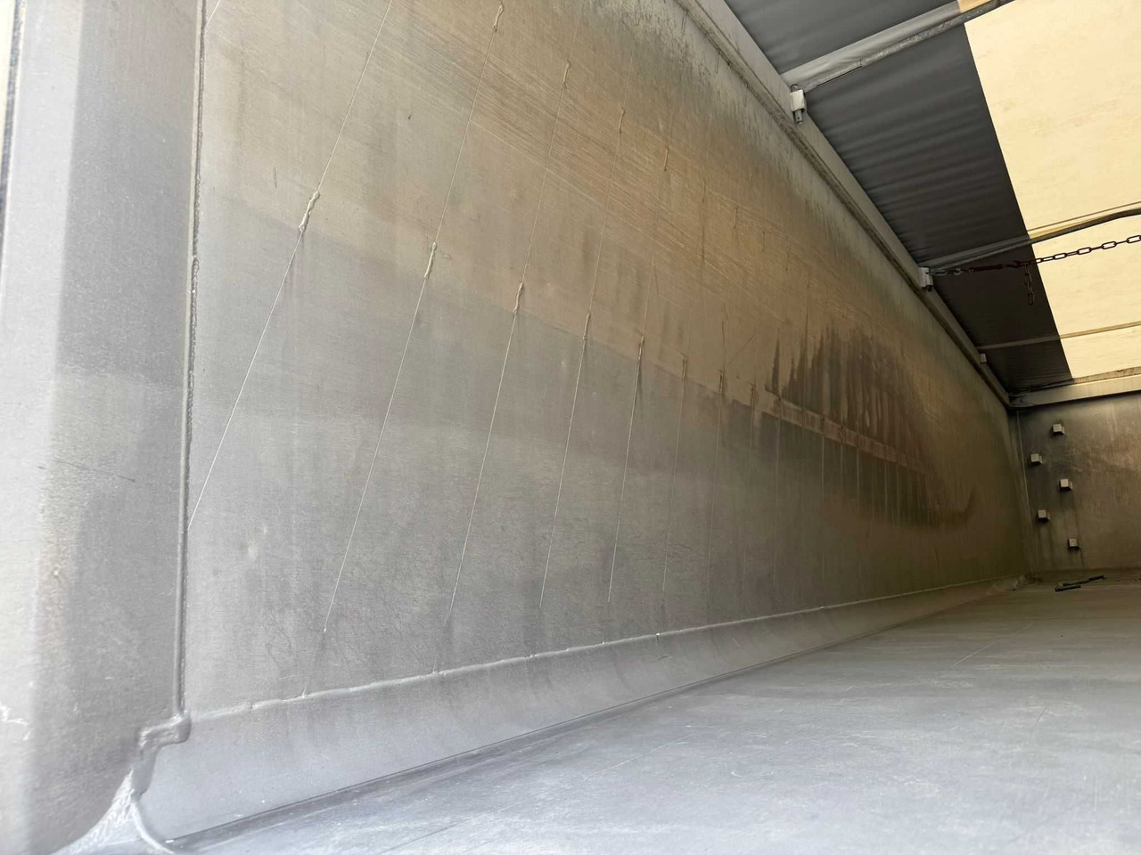 Wywrotka Schmitz 59 m3, 2018 rok, oś podnoszona, drzwi z Francji - Tipper semi-trailer: picture 3 Wywrotka Schmitz 59 m3, 2018 rok, oś podnoszona, drzwi z Francji - Tipper semi-trailer: picture 3