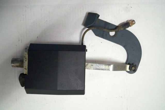 Jungheinrich 50462520 | Battery trolley lock for ETV from year 2006 including SW Battery trolley lock for ETV from year 2006 including SWITCH INDUCT. APPROXIMATION 50462522 - Frame/ Chassis for Material handling equipment: picture 1 Jungheinrich 50462520 | Battery trolley lock for ETV from year 2006 including SW Battery trolley lock for ETV from year 2006 including SWITCH INDUCT. APPROXIMATION 50462522 - Frame/ Chassis for Material handling equipment: picture 1