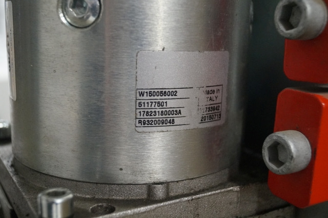 Jungheinrich 51003726 | Pump unit 24V 3KW Mahle AMK5557 for EKS110 Pump unit 24V 3KW Mahle AMK5557 for EKS110 - Hydraulic pump for Material handling equipment: picture 2 Jungheinrich 51003726 | Pump unit 24V 3KW Mahle AMK5557 for EKS110 Pump unit 24V 3KW Mahle AMK5557 for EKS110 - Hydraulic pump for Material handling equipment: picture 2