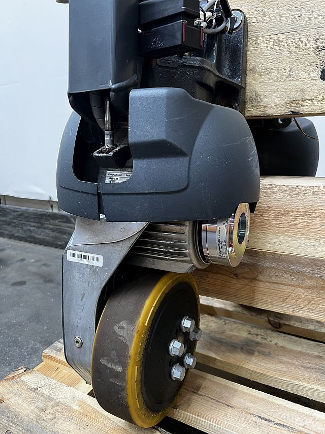 Jungheinrich 51116804 | Complete drive unit including 51066788 Brake 51492299 Mo - Electrical system for Material handling equipment: picture 2 Jungheinrich 51116804 | Complete drive unit including 51066788 Brake 51492299 Mo - Electrical system for Material handling equipment: picture 2