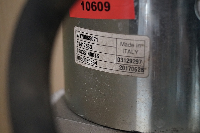 Jungheinrich 51417583 | Pumpmotor with tank and valve block 24V 2,2KW code R9320 Pumpmotor with tank and valve block 24V 2,2KW code R932010341 for EJD220 year 2016 - Hydraulic pump for Material handling equipment: picture 2 Jungheinrich 51417583 | Pumpmotor with tank and valve block 24V 2,2KW code R9320 Pumpmotor with tank and valve block 24V 2,2KW code R932010341 for EJD220 year 2016 - Hydraulic pump for Material handling equipment: picture 2