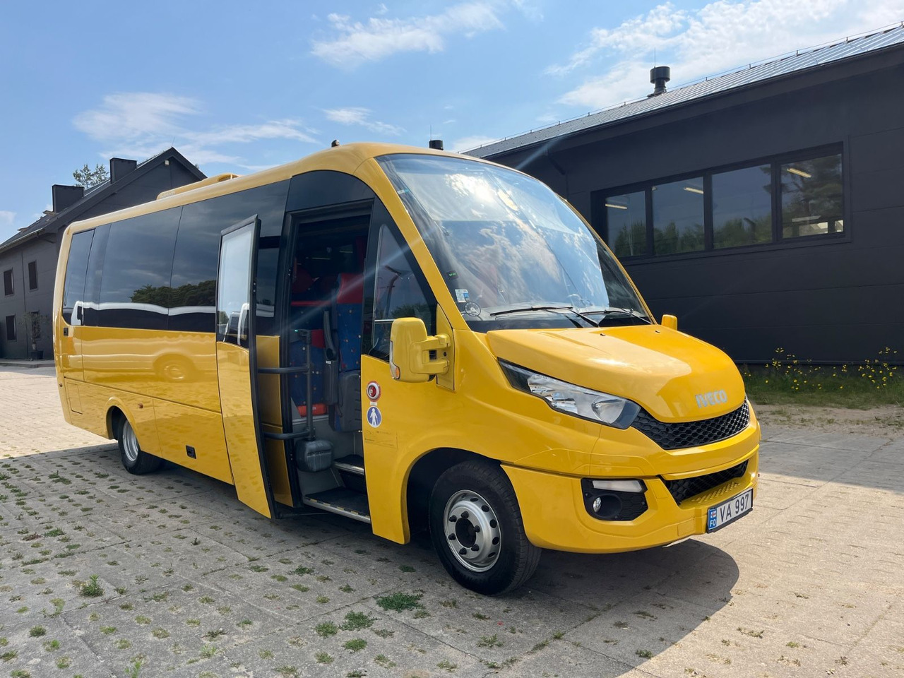 Iveco Rosero First / 24+1+1 / Telma/ EURO6 - Coach: picture 1 Iveco Rosero First / 24+1+1 / Telma/ EURO6 - Coach: picture 1