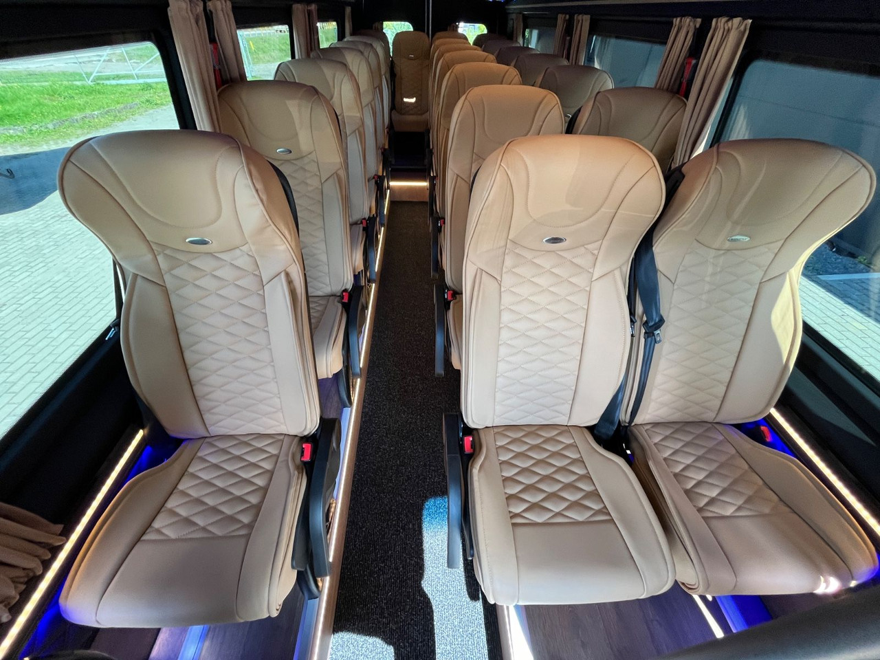 Lease a  Mercedes-Benz Sprinter 519 TOURIST XL / 21 to 24 Seats / NEW! Mercedes-Benz Sprinter 519 TOURIST XL / 21 to 24 Seats / NEW!: picture 10