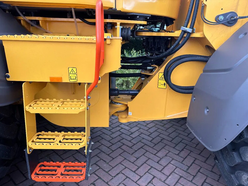 New Wheel loader Volvo L110 H Unused 3 units directly availlable: picture 9