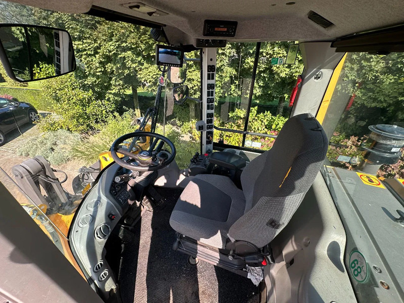 Wheel loader Volvo L70 H: picture 16