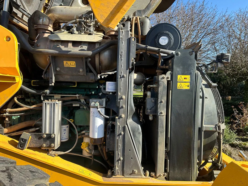 New Wheel loader Volvo L90 H: picture 16