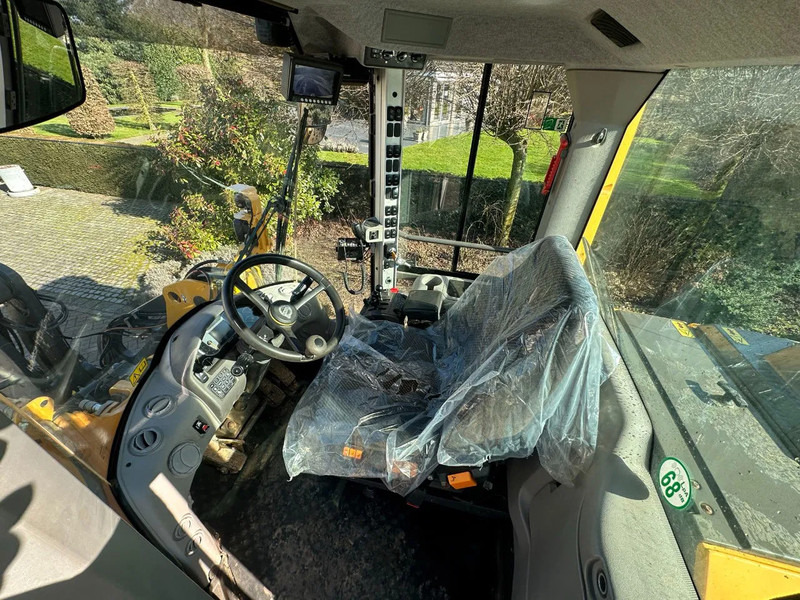New Wheel loader Volvo L90 H: picture 19