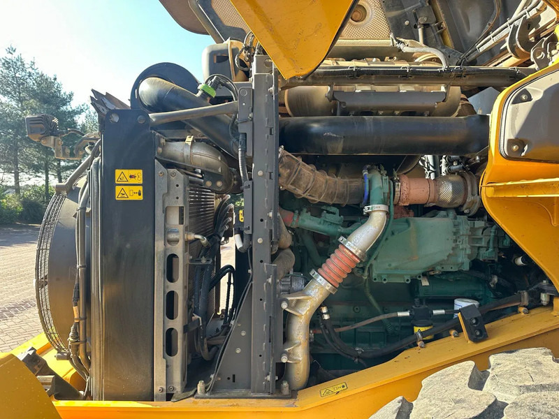 New Wheel loader Volvo L90 H: picture 18