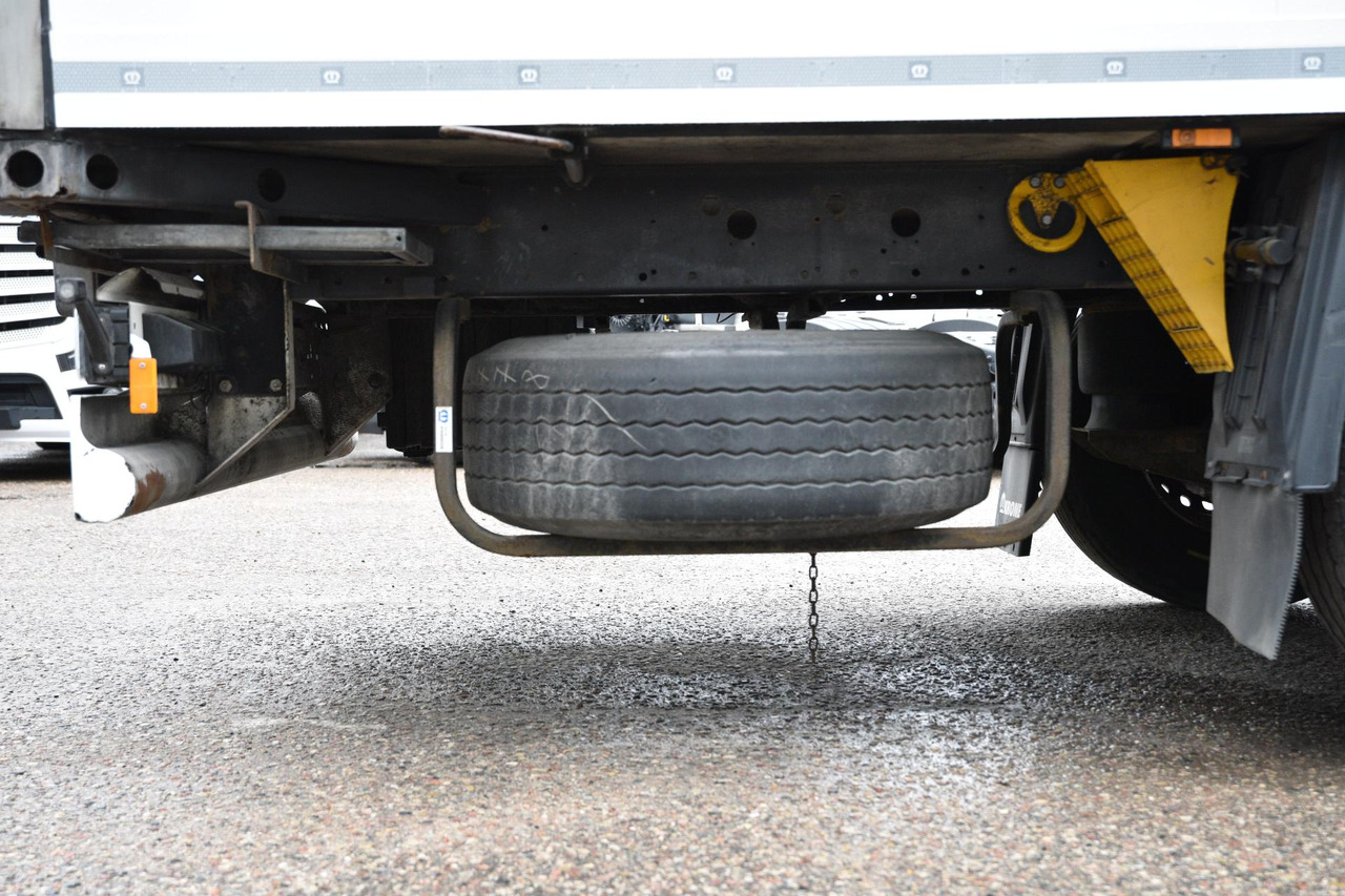 Refrigerator semi-trailer Krone SDR Double Deck Cool Liner FP45 ThermoKing SLXi 300 Lifting Axle: picture 14 Refrigerator semi-trailer Krone SDR Double Deck Cool Liner FP45 ThermoKing SLXi 300 Lifting Axle: picture 14