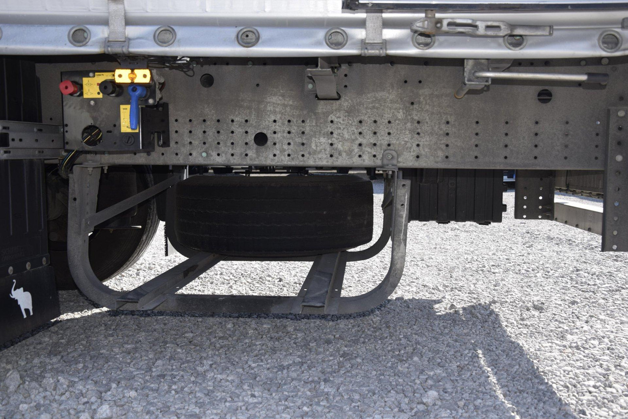 Curtainsider semi-trailer Schmitz Cargobull SCS24/L Lifting Axle: picture 11