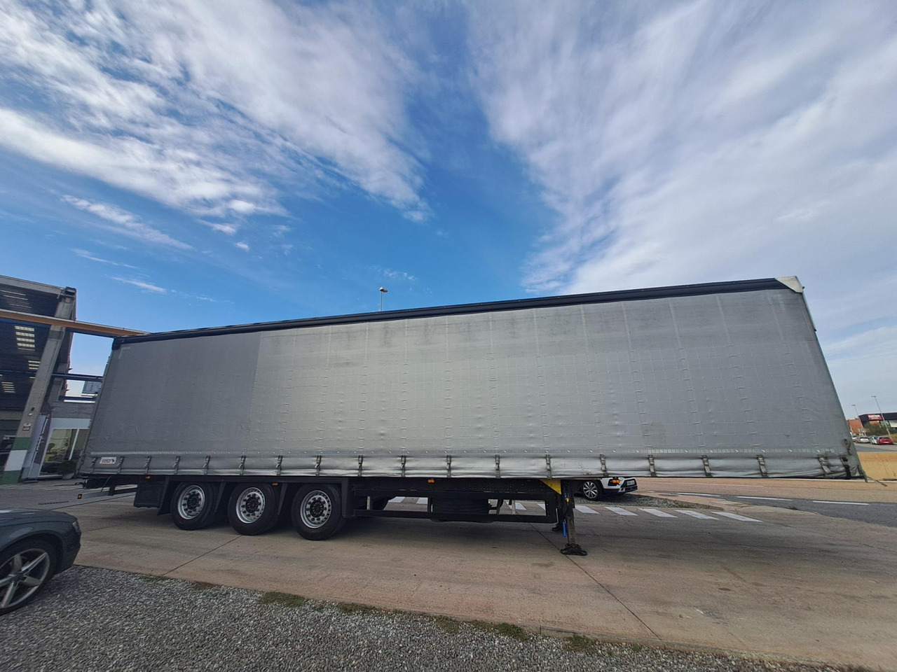 Schmitz Cargobull SCS24/L Varios - Curtainsider semi-trailer: picture 4 Schmitz Cargobull SCS24/L Varios - Curtainsider semi-trailer: picture 4