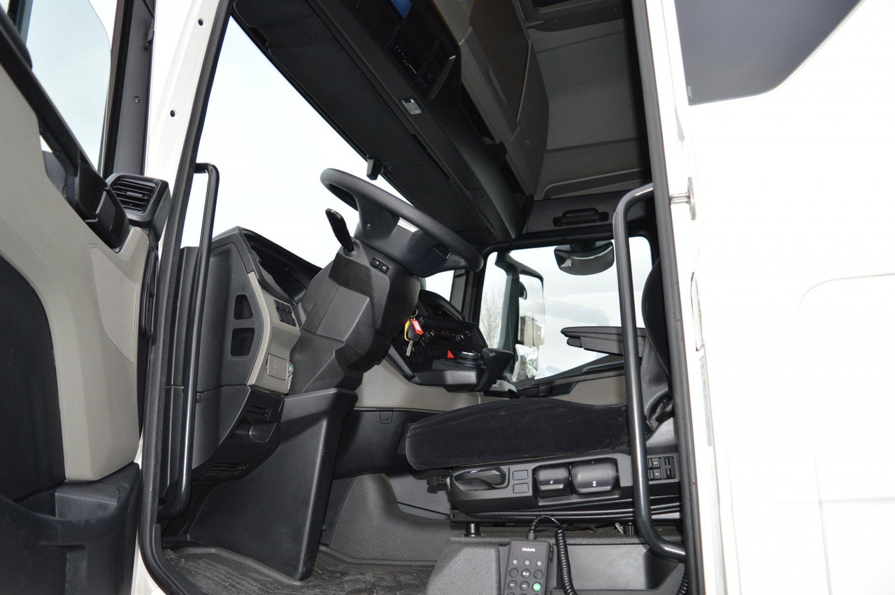 Tractor unit MAN TGX 18.470 GX: picture 8