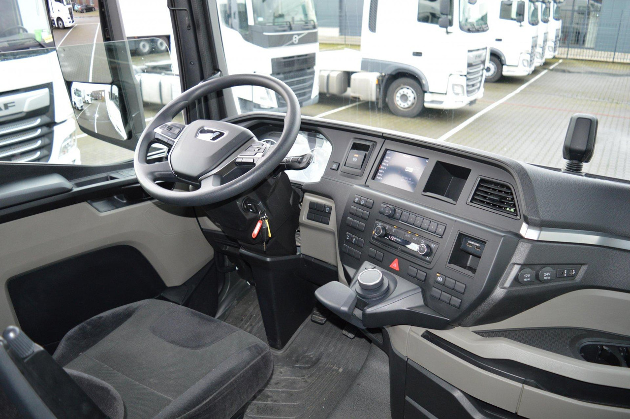 Tractor unit MAN TGX 18.470 GX: picture 12