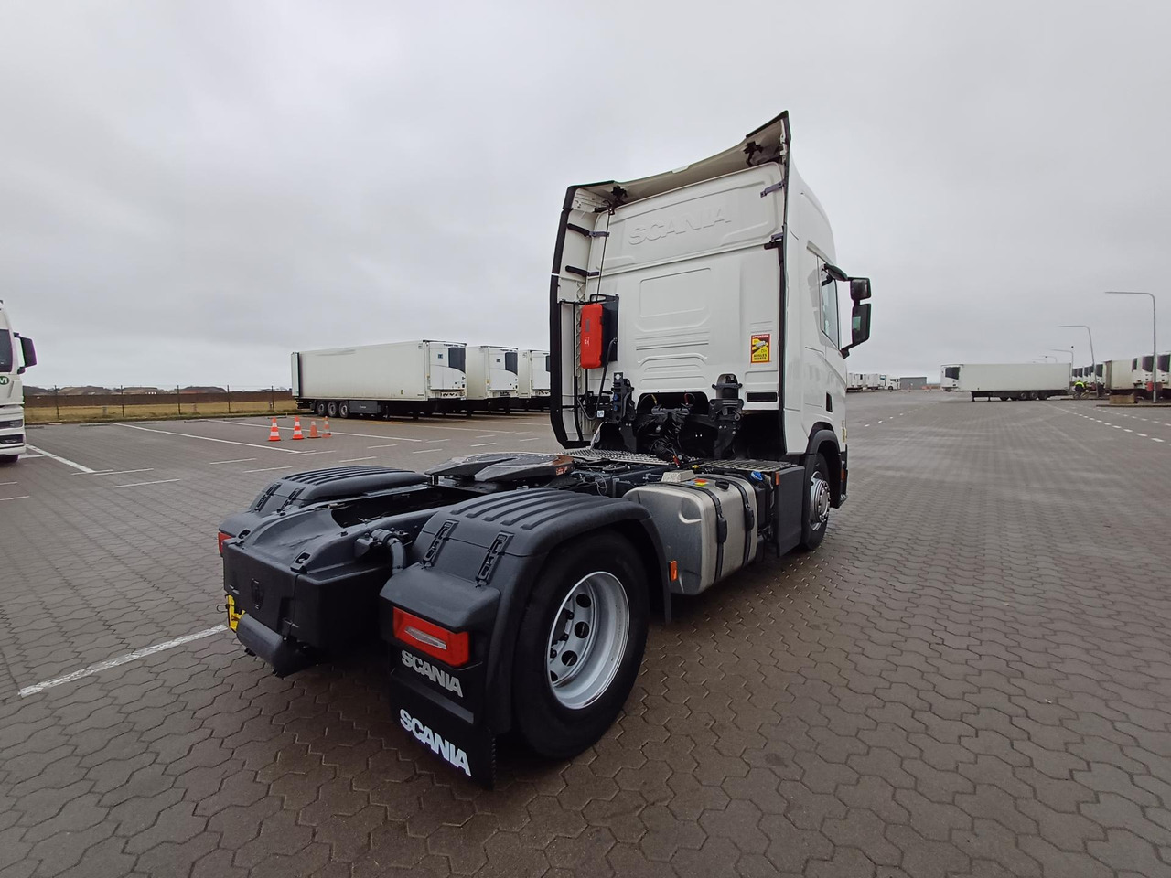 Scania R450 CR20H Retarder ACC - Tractor unit: picture 3 Scania R450 CR20H Retarder ACC - Tractor unit: picture 3