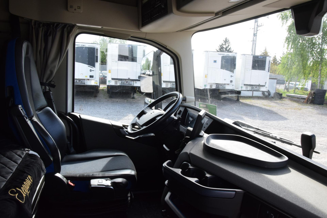 Tractor unit Volvo FH 540 Globetrotter XL Retarder: picture 14