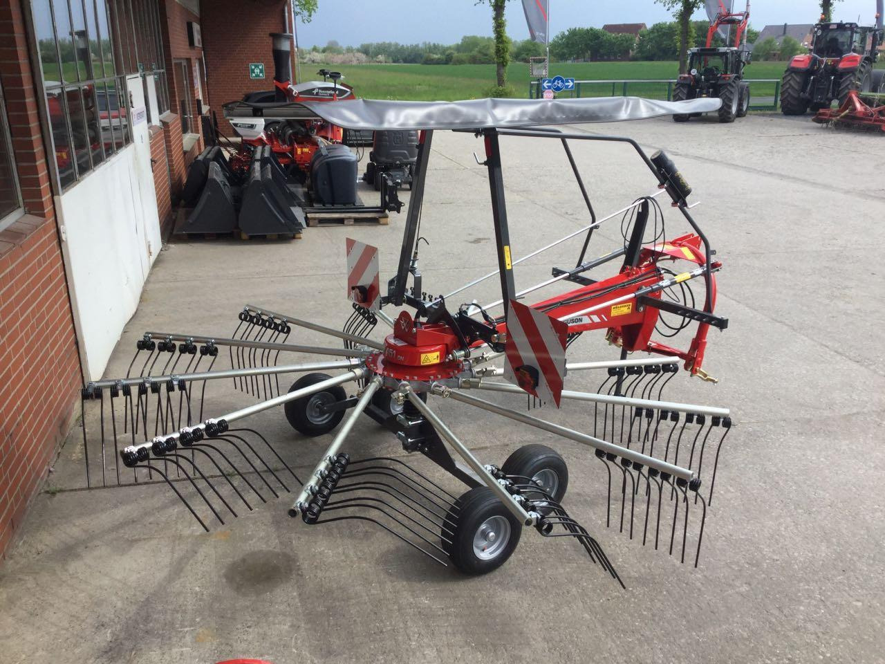 Massey Ferguson RK 451 DN - Tedder/ Rake: picture 4 Massey Ferguson RK 451 DN - Tedder/ Rake: picture 4