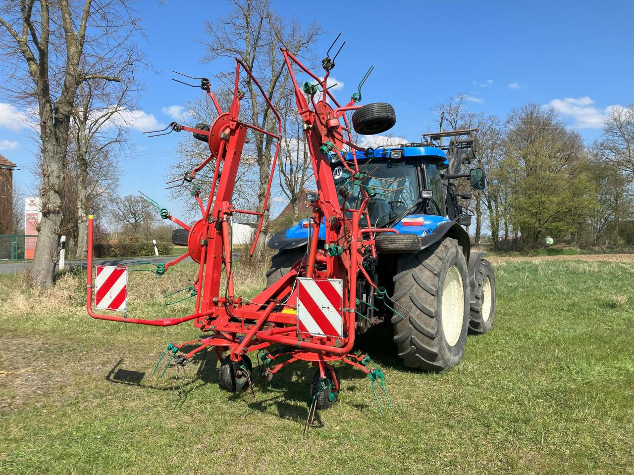 Taarup 6592 - Tedder/ Rake: picture 2 Taarup 6592 - Tedder/ Rake: picture 2