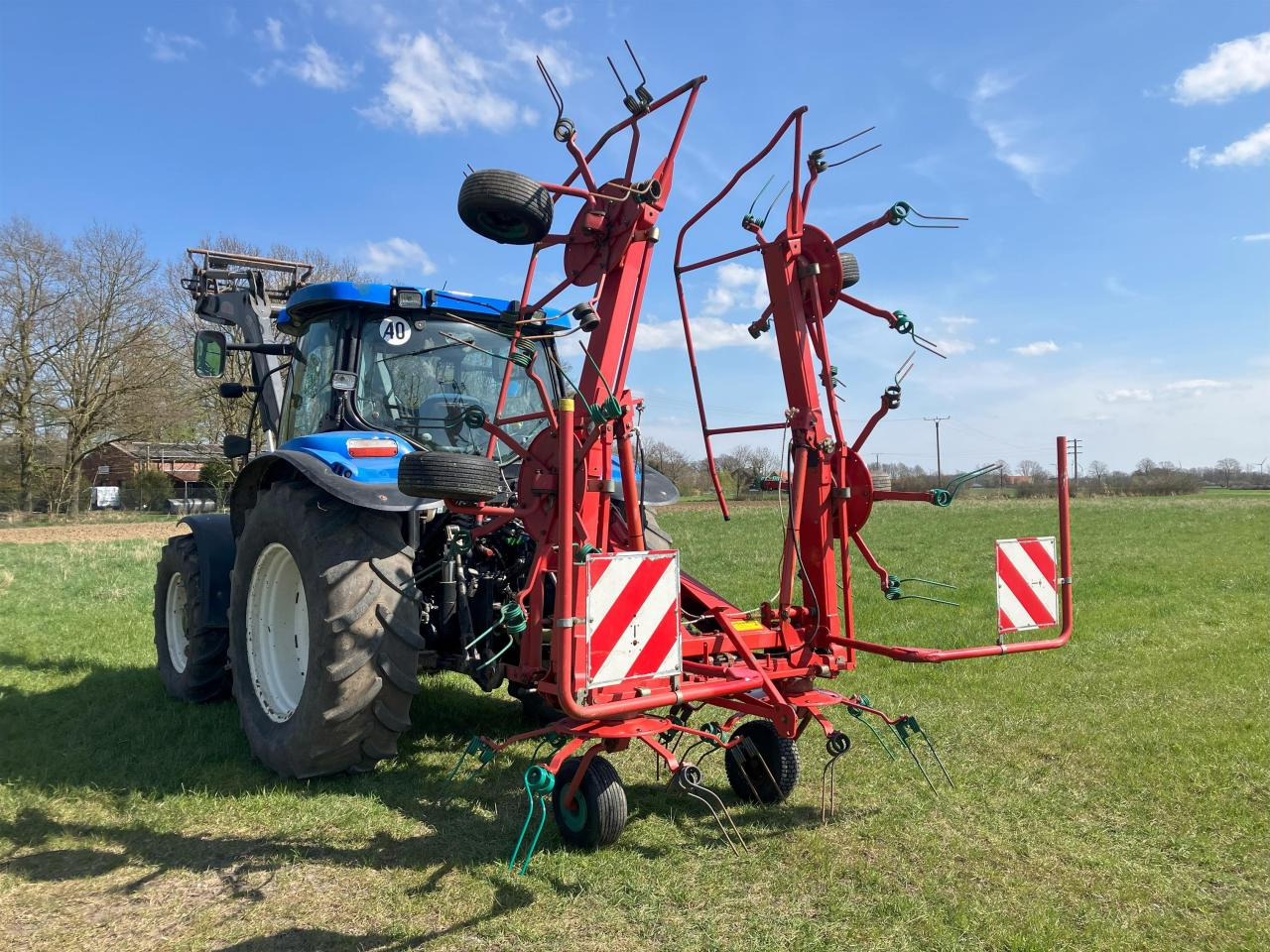 Taarup 6592 - Tedder/ Rake: picture 1 Taarup 6592 - Tedder/ Rake: picture 1