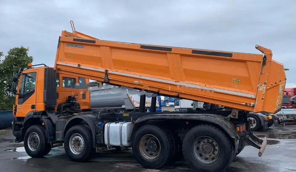 Iveco Trakker 450 E6 / BB/ 8x4 / Wywrotka Meiller 3-stronna / Bordmatik / Automat / Retarder - Tipper: picture 4 Iveco Trakker 450 E6 / BB/ 8x4 / Wywrotka Meiller 3-stronna / Bordmatik / Automat / Retarder - Tipper: picture 4