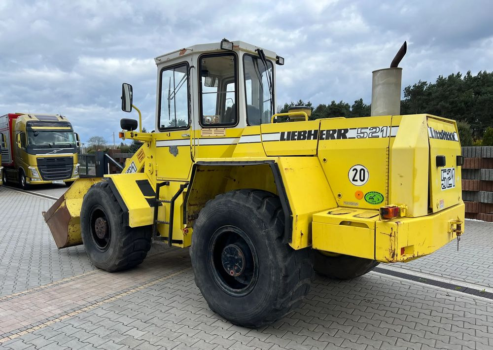 Wheel loader Liebherr L 521: picture 6