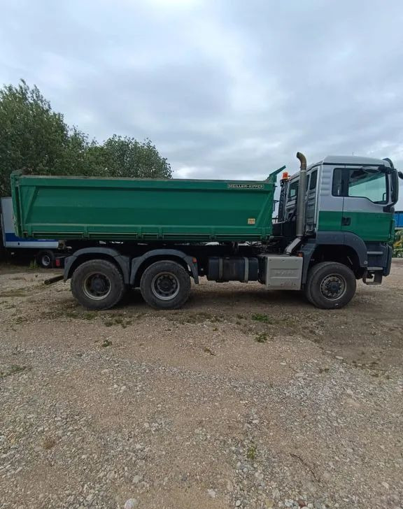 MAN TGS 26.500 | 6x6 | Wywrotka trójstronna | Meiller + Bordmatik | EURO 6 | Rok 2017 | Automat - Tipper: picture 1 MAN TGS 26.500 | 6x6 | Wywrotka trójstronna | Meiller + Bordmatik | EURO 6 | Rok 2017 | Automat - Tipper: picture 1