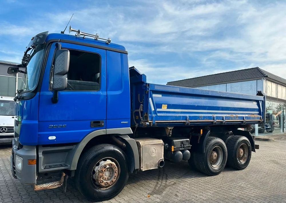 Mercedes-Benz Actros 2636 I Wywrotka trójstronna Meiller I Bordmatik I 6x4 I Euro 5 I Retarder I - Tipper: picture 1 Mercedes-Benz Actros 2636 I Wywrotka trójstronna Meiller I Bordmatik I 6x4 I Euro 5 I Retarder I - Tipper: picture 1