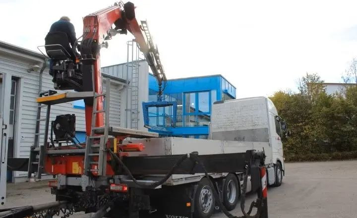 Volvo FH500 6x2 | Platforma z HDS Fassi F215A7 - Sterowanie radiowe | Euro 6 | Automatyczna skrzynia | 390 000 km - Dropside/ Flatbed truck, Crane truck: picture 4 Volvo FH500 6x2 | Platforma z HDS Fassi F215A7 - Sterowanie radiowe | Euro 6 | Automatyczna skrzynia | 390 000 km - Dropside/ Flatbed truck, Crane truck: picture 4